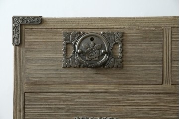 中古　会津松本(會津松本)　東西館　牡丹金具が上品な会津桐箪笥　定価約74万円　(R-084818)