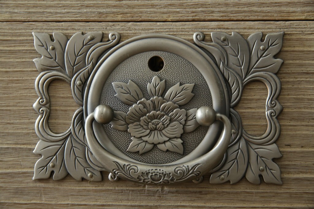 中古　会津松本(會津松本)　東西館　牡丹金具が上品な会津桐箪笥　定価約74万円　(R-084818)