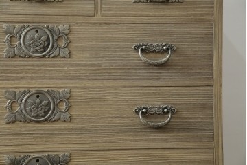 中古　会津松本(會津松本)　東西館　牡丹金具が上品な会津桐箪笥　定価約74万円　(R-084818)