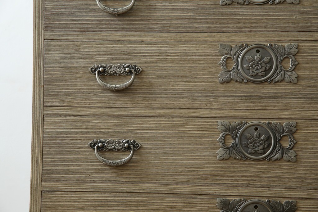 中古　会津松本(會津松本)　東西館　牡丹金具が上品な会津桐箪笥　定価約74万円　(R-084818)