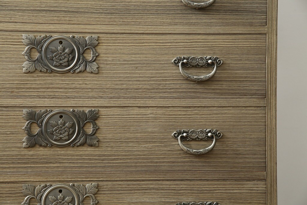 中古　会津松本(會津松本)　東西館　牡丹金具が上品な会津桐箪笥　定価約74万円　(R-084818)