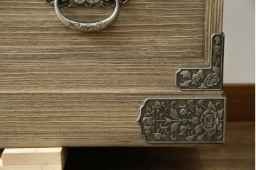 中古　会津松本(會津松本)　東西館　牡丹金具が上品な会津桐箪笥　定価約74万円　(R-084818)