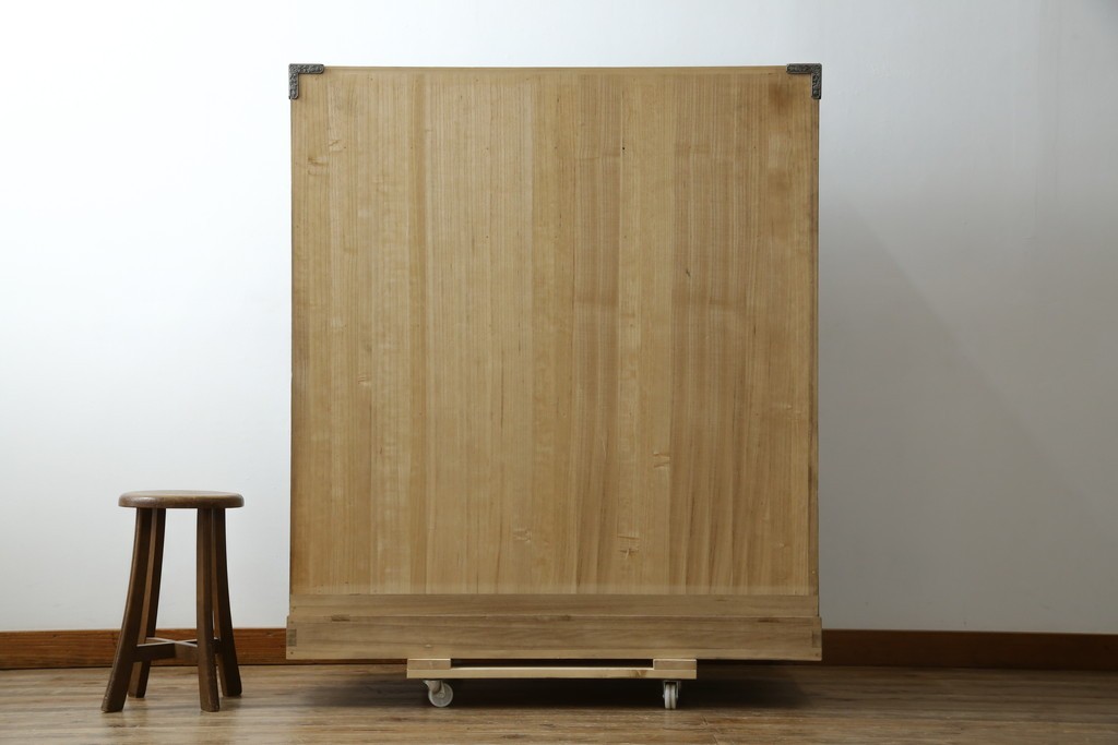 中古　会津松本(會津松本)　東西館　牡丹金具が上品な会津桐箪笥　定価約74万円　(R-084818)