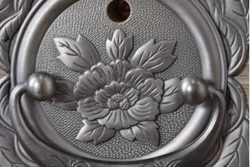 中古　会津松本(會津松本)　東西館　牡丹金具が上品な会津桐箪笥　定価約74万円相当　(R-084818)