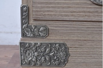 中古　会津松本(會津松本)　東西館　牡丹金具が上品な会津桐箪笥　定価約74万円相当　(R-084818)