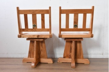和製ビンテージ　美品　希少品　屋久杉　温もりと格調を備えた回転チェア2脚　セット定価約100万円相当　(R-084819)