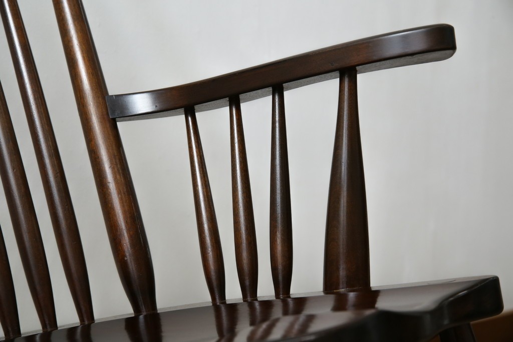 中古　美品　松本民芸家具　くつろぎの時間にぴったりなJ型ロッキングチェア　定価約24万円　(R-084822)