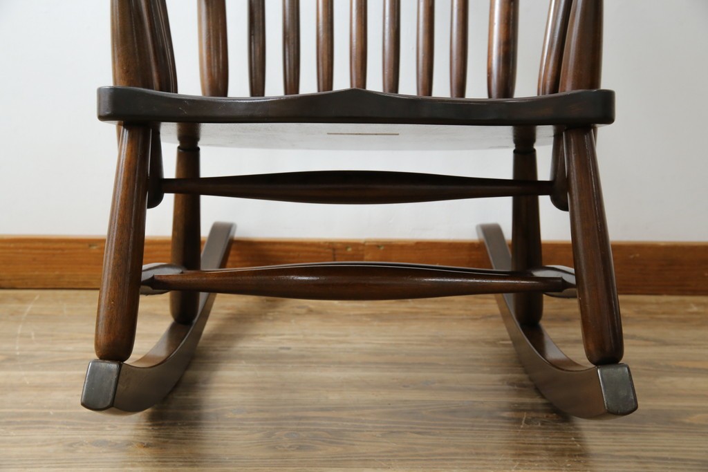 中古　美品　松本民芸家具　くつろぎの時間にぴったりなJ型ロッキングチェア　定価約24万円　(R-084822)