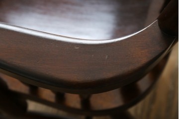 中古　美品　松本民芸家具　くつろぎの時間にぴったりなJ型ロッキングチェア　定価約24万円　(R-084822)