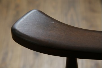 中古　美品　松本民芸家具　くつろぎの時間にぴったりなJ型ロッキングチェア　定価約24万円　(R-084822)