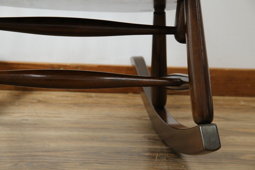 中古　美品　松本民芸家具　くつろぎの時間にぴったりなJ型ロッキングチェア　定価約24万円　(R-084822)