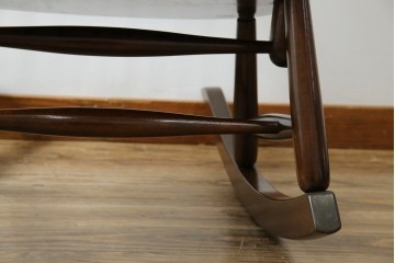 中古　美品　松本民芸家具　くつろぎの時間にぴったりなJ型ロッキングチェア　定価約24万円　(R-084822)
