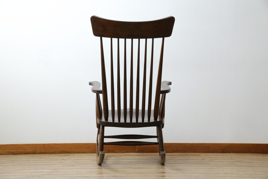 中古　美品　松本民芸家具　くつろぎの時間にぴったりなJ型ロッキングチェア　定価約24万円　(R-084822)