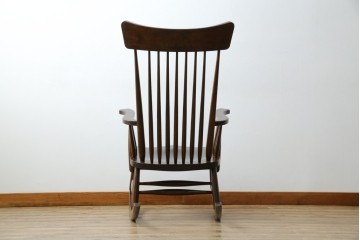 中古　美品　松本民芸家具　くつろぎの時間にぴったりなJ型ロッキングチェア　定価約24万円　(R-084822)