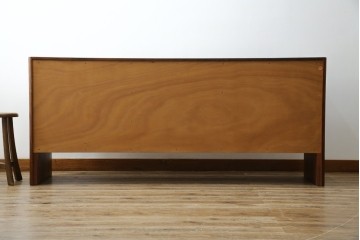 イギリスヴィンテージ　Gordon Russell(ゴードンラッセル)　ローズウッド材　重厚感と洗練を両立したサイドボード　(R-084826)