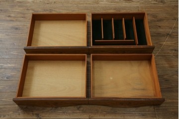 イギリスヴィンテージ　Gordon Russell(ゴードンラッセル)　ローズウッド材　重厚感と洗練を両立したサイドボード　(R-084826)