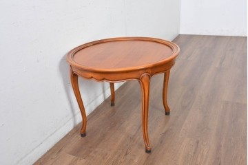 中古　美品　高級輸入家具　ビーチ材　優雅な猫脚デザインが魅力のコーヒーテーブル　定価約17万円相当　(R-084827)