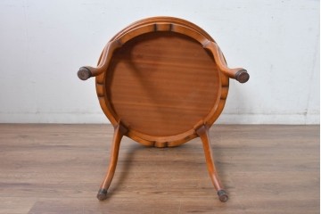 中古　美品　高級輸入家具　ビーチ材　優雅な猫脚デザインが魅力のコーヒーテーブル　定価約17万円相当　(R-084827)