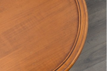 中古　美品　高級輸入家具　ビーチ材　優雅な猫脚デザインが魅力のコーヒーテーブル　定価約17万円相当　(R-084827)