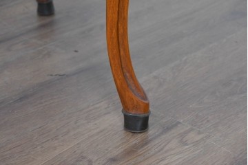 中古　美品　高級輸入家具　ビーチ材　優雅な猫脚デザインが魅力のコーヒーテーブル　定価約17万円相当　(R-084827)