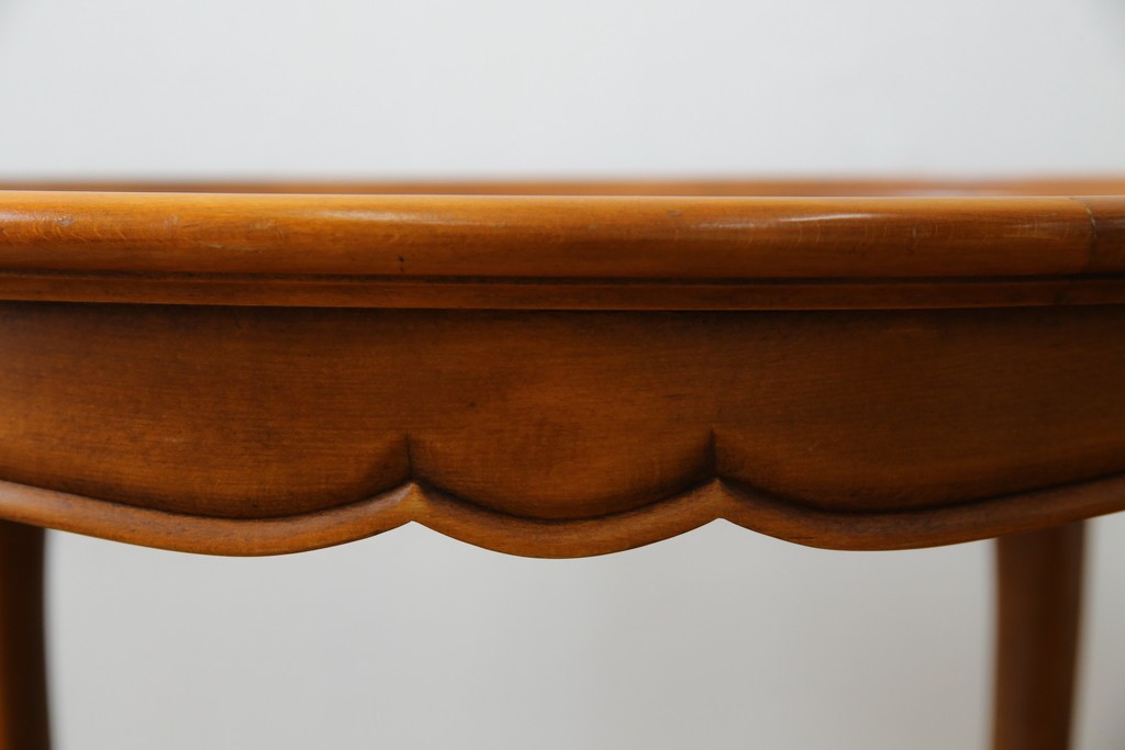 中古　美品　高級輸入家具　ビーチ材　優雅な猫脚デザインが魅力のコーヒーテーブル　定価約17万円　(R-084827)