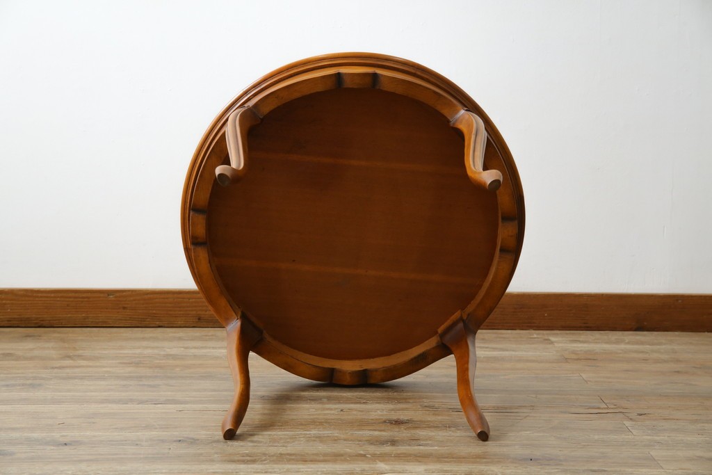 中古　美品　高級輸入家具　ビーチ材　優雅な猫脚デザインが魅力のコーヒーテーブル　定価約17万円　(R-084827)