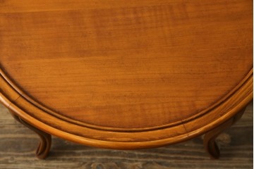 中古　美品　高級輸入家具　ビーチ材　優雅な猫脚デザインが魅力のコーヒーテーブル　定価約17万円　(R-084827)