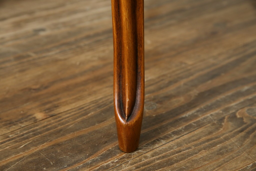 中古　美品　高級輸入家具　ビーチ材　優雅な猫脚デザインが魅力のコーヒーテーブル　定価約17万円　(R-084827)