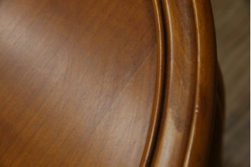 中古　美品　高級輸入家具　ビーチ材　優雅な猫脚デザインが魅力のコーヒーテーブル　定価約17万円　(R-084827)