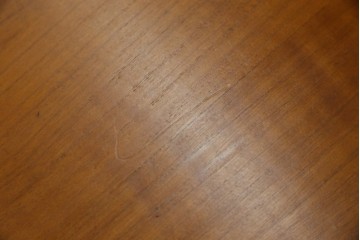 中古　美品　高級輸入家具　ビーチ材　優雅な猫脚デザインが魅力のコーヒーテーブル　定価約17万円　(R-084827)