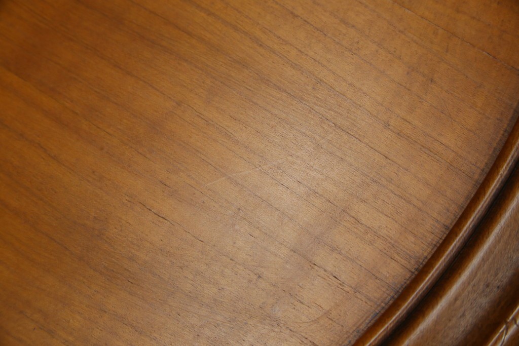 中古　美品　高級輸入家具　ビーチ材　優雅な猫脚デザインが魅力のコーヒーテーブル　定価約17万円　(R-084827)