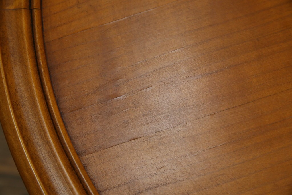 中古　美品　高級輸入家具　ビーチ材　優雅な猫脚デザインが魅力のコーヒーテーブル　定価約17万円　(R-084827)