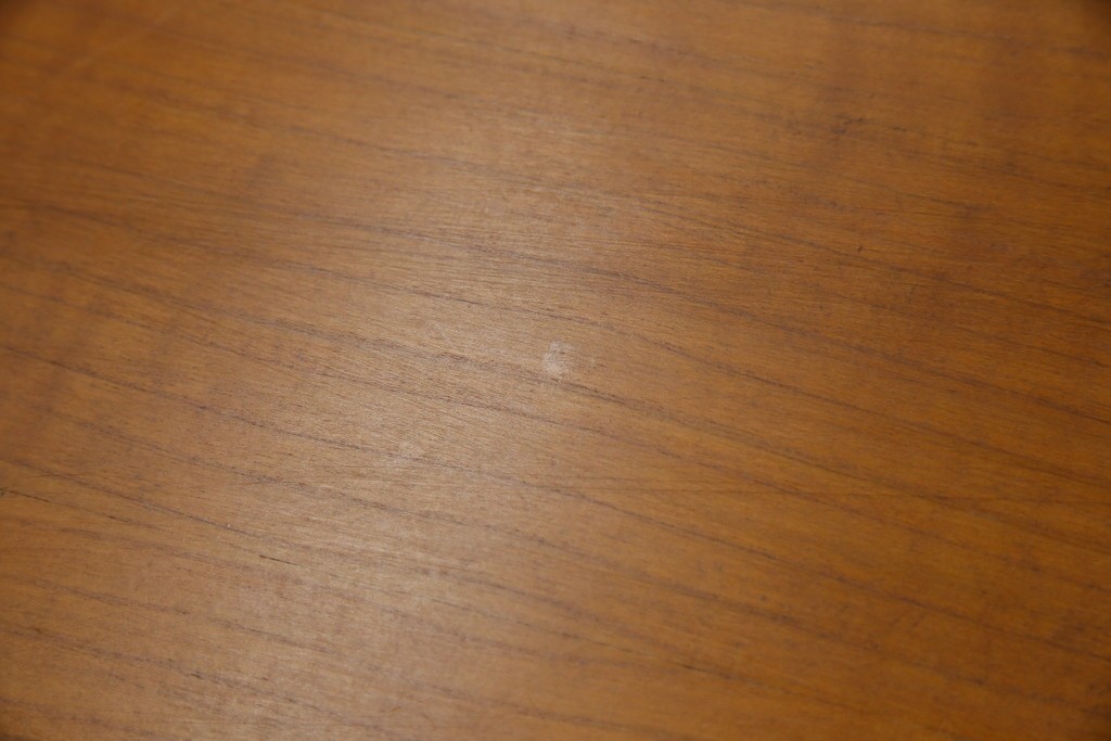 中古　美品　高級輸入家具　ビーチ材　優雅な猫脚デザインが魅力のコーヒーテーブル　定価約17万円　(R-084827)