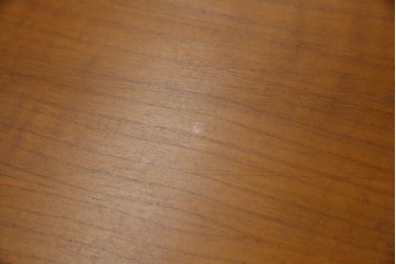 中古　美品　高級輸入家具　ビーチ材　優雅な猫脚デザインが魅力のコーヒーテーブル　定価約17万円　(R-084827)