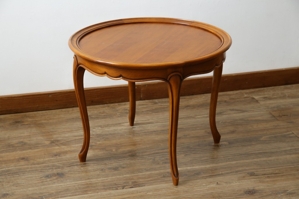 中古　美品　高級輸入家具　ビーチ材　優雅な猫脚デザインが魅力のコーヒーテーブル　定価約17万円　(R-084827)