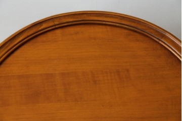 中古　美品　高級輸入家具　ビーチ材　優雅な猫脚デザインが魅力のコーヒーテーブル　定価約17万円　(R-084827)