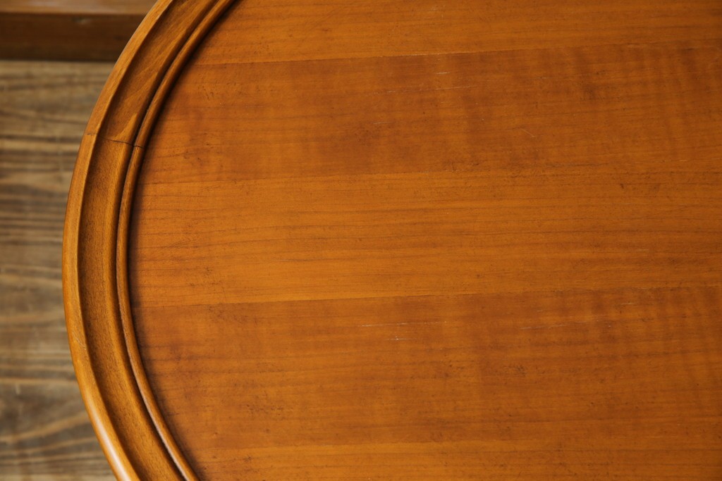 中古　美品　高級輸入家具　ビーチ材　優雅な猫脚デザインが魅力のコーヒーテーブル　定価約17万円　(R-084827)