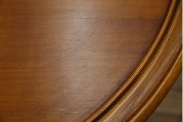 中古　美品　高級輸入家具　ビーチ材　優雅な猫脚デザインが魅力のコーヒーテーブル　定価約17万円　(R-084827)