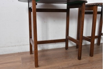 イギリスアンティーク　Lloyd’s Antiques(ロイズアンティークス)　オーク材　天板の形が珍しいネストテーブル　(R-084828)