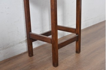 イギリスアンティーク　Lloyd’s Antiques(ロイズアンティークス)　オーク材　天板の形が珍しいネストテーブル　(R-084828)