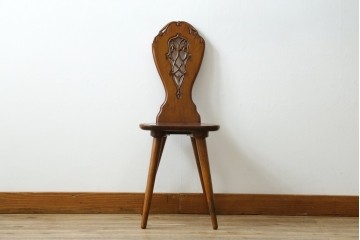 中古　希少な廃番品　吉川商事　DARGIA(ダルギア)　ローズウッド無垢材　繊細な透かし彫りが映える板座チェア　(R-084830)