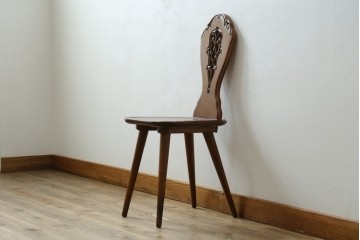 中古　希少な廃番品　吉川商事　DARGIA(ダルギア)　ローズウッド無垢材　繊細な透かし彫りが映える板座チェア　(R-084830)