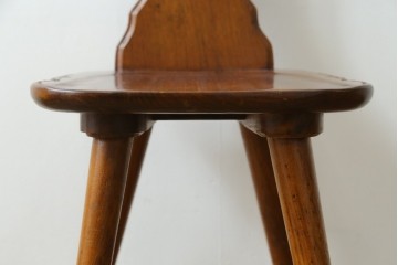 中古　希少な廃番品　吉川商事　DARGIA(ダルギア)　ローズウッド無垢材　繊細な透かし彫りが映える板座チェア　(R-084830)