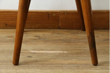 中古　希少な廃番品　吉川商事　DARGIA(ダルギア)　ローズウッド無垢材　繊細な透かし彫りが映える板座チェア　(R-084830)