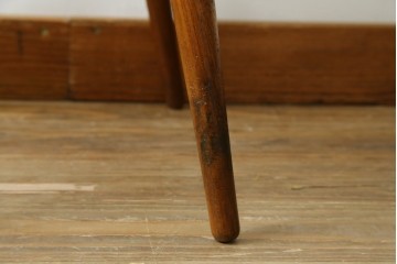 中古　希少な廃番品　吉川商事　DARGIA(ダルギア)　ローズウッド無垢材　繊細な透かし彫りが映える板座チェア　(R-084830)