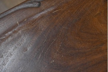 中古　希少な廃番品　吉川商事　DARGIA(ダルギア)　ローズウッド無垢材　繊細な透かし彫りが映える板座チェア　(R-084830)