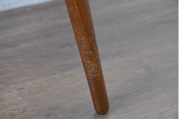 中古　希少な廃番品　吉川商事　DARGIA(ダルギア)　ローズウッド無垢材　繊細な透かし彫りが映える板座チェア　(R-084830)