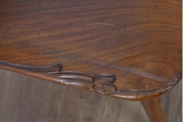 中古　希少な廃番品　吉川商事　DARGIA(ダルギア)　ローズウッド無垢材　繊細な透かし彫りが映える板座チェア　(R-084830)