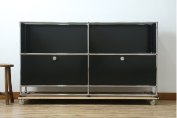 中古　スイス　USMハラー(USM Haller)　天板ガラスパネル　エクステンションドア×2　ファイリング収納付き　サイドボード　定価約38万円　(R-084831)