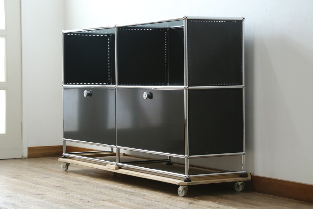 中古　スイス　USMハラー(USM Haller)　天板ガラスパネル　エクステンションドア×2　ファイリング収納付き　サイドボード　定価約38万円　(R-084831)